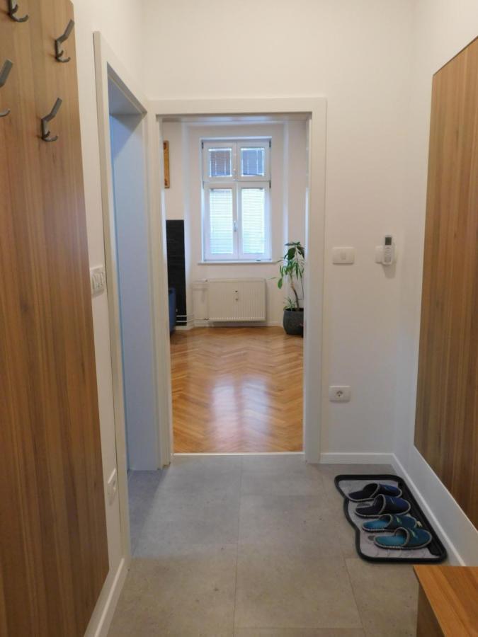Modern Apartment Hrenova Street 류블랴나 외부 사진